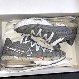 Lebron XVII Low Size 9